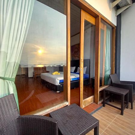 Dc Hotel & Hostel Labuan Bajo Buitenkant foto