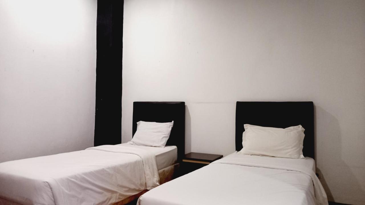 Dc Hotel & Hostel Labuan Bajo Buitenkant foto