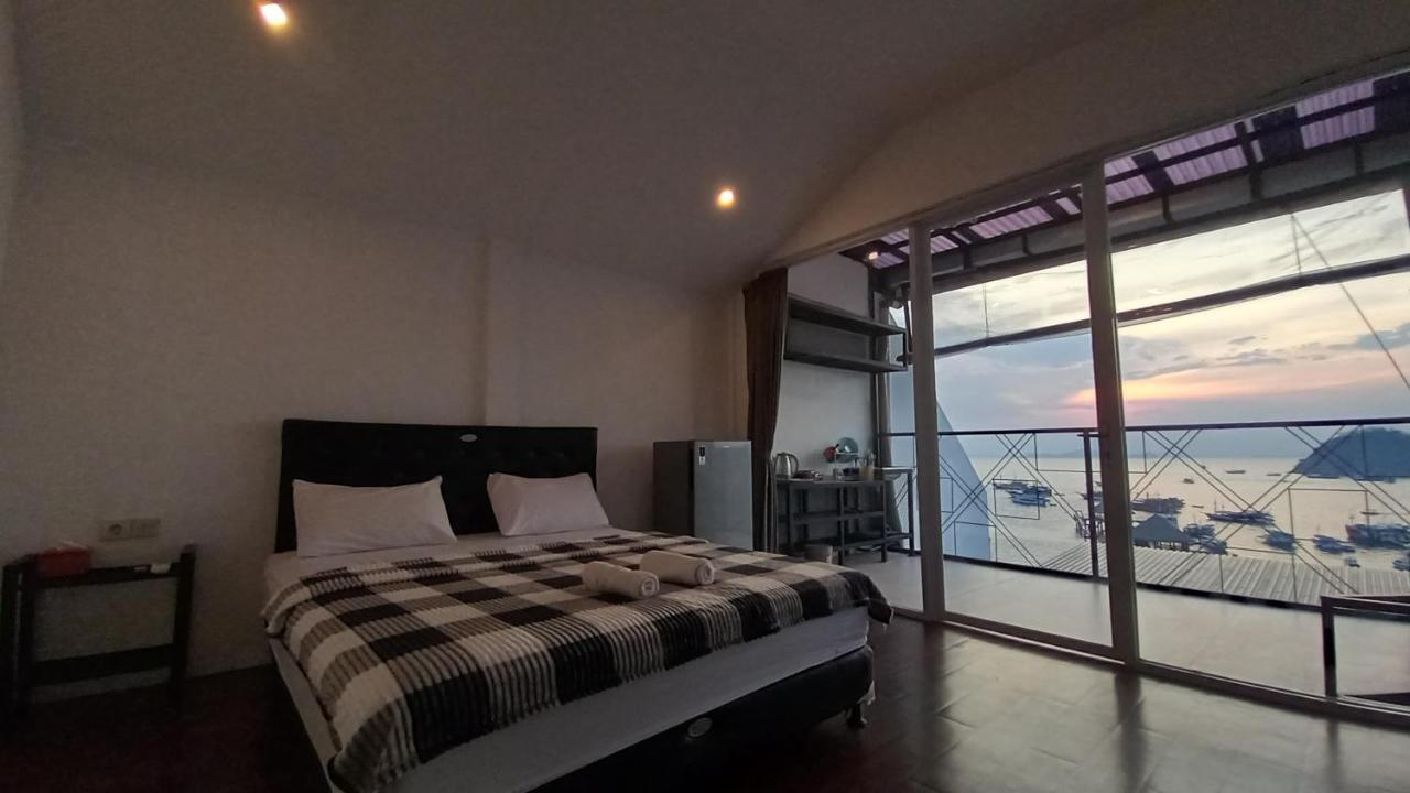 Dc Hotel & Hostel Labuan Bajo Buitenkant foto