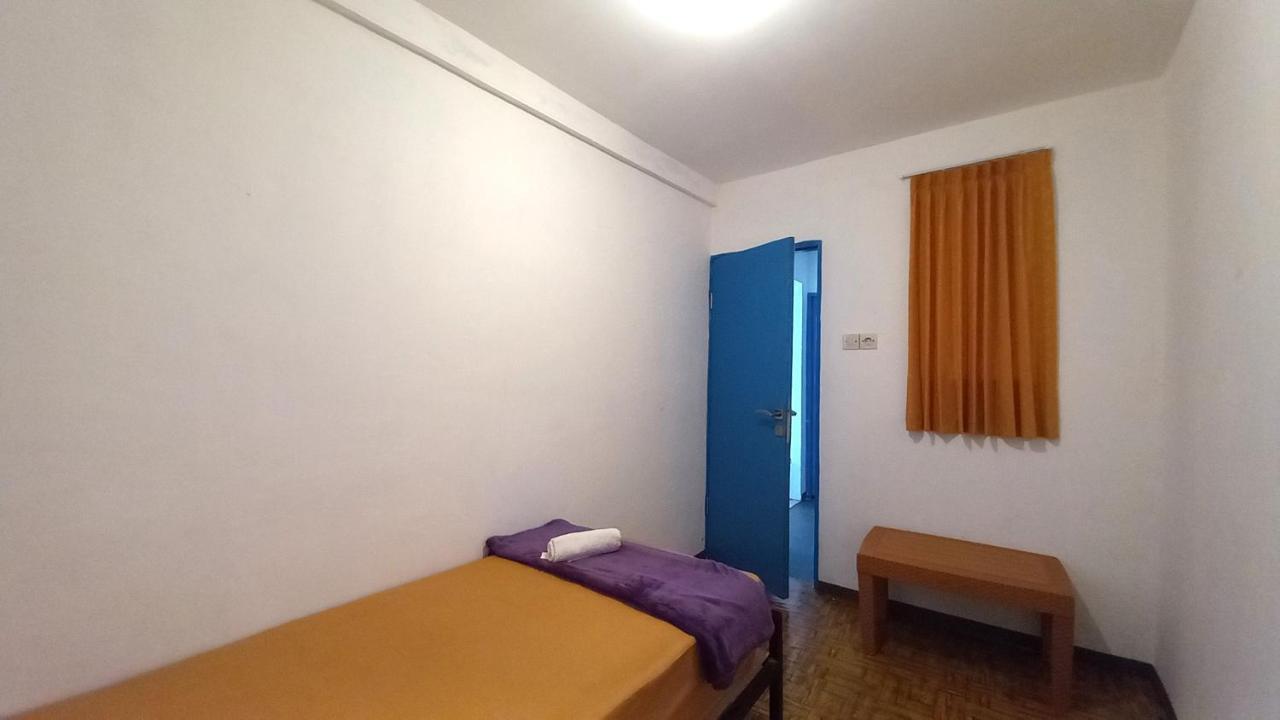 Dc Hotel & Hostel Labuan Bajo Buitenkant foto