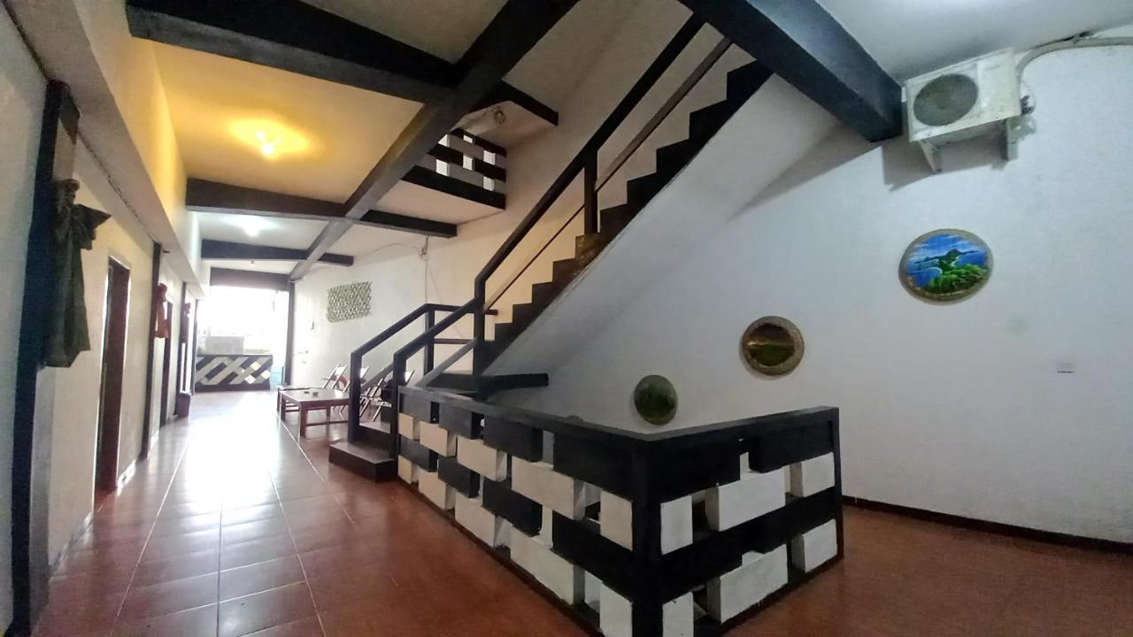 Dc Hotel & Hostel Labuan Bajo Buitenkant foto