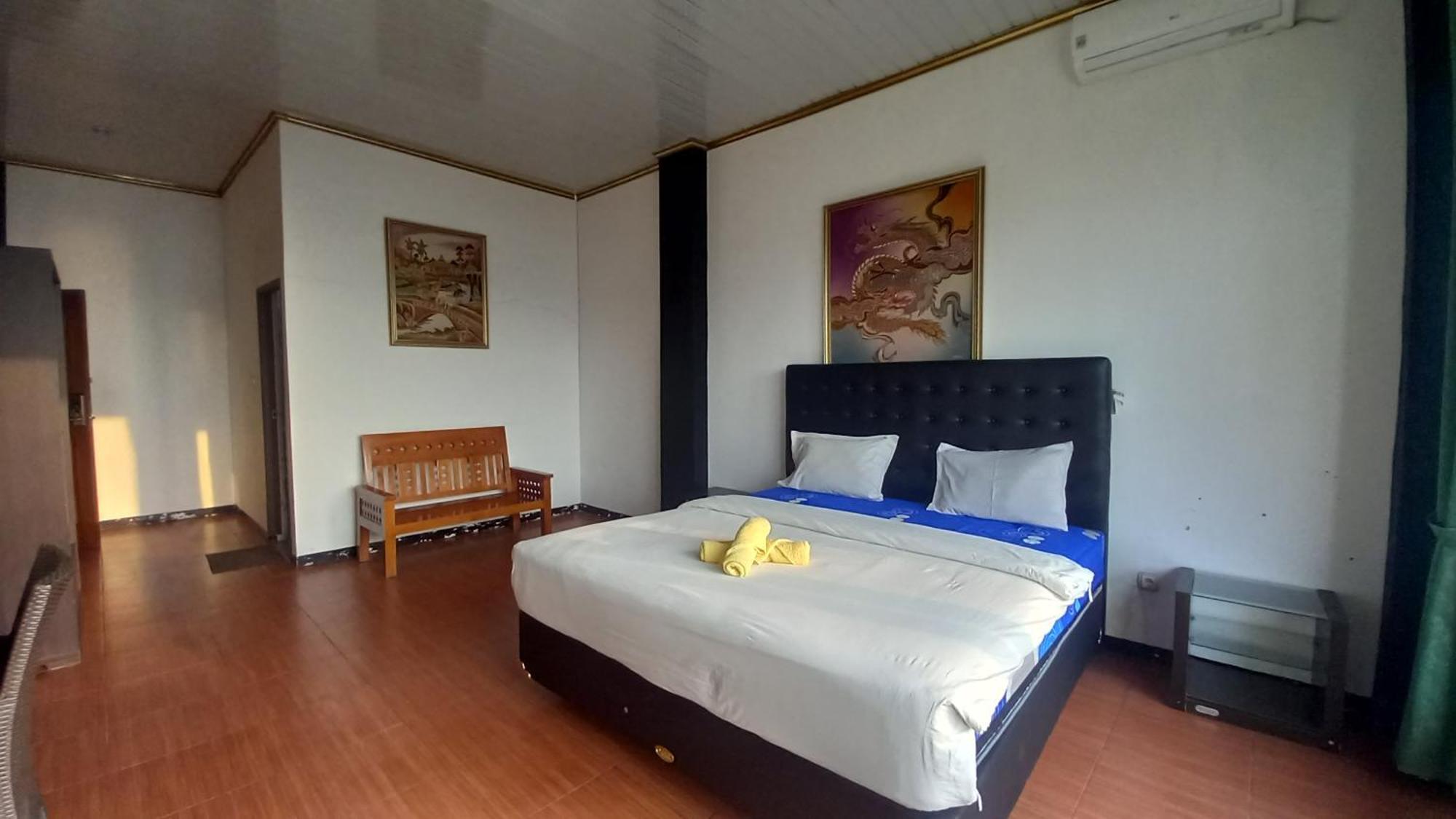 Dc Hotel & Hostel Labuan Bajo Buitenkant foto